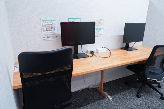 [1 day only] 4F semi-private booth 2 (for 1-2 people) [Weekdays 10:00-19:00]