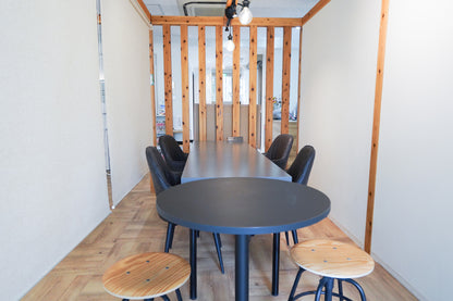 3F Conference Room A (up to 6 people) [Weekdays 10:00-19:00]