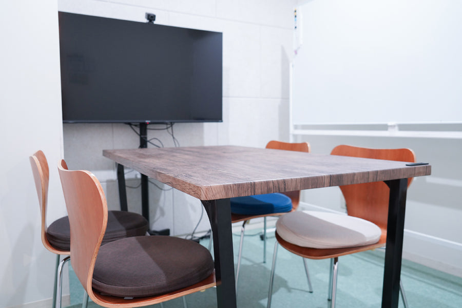 3F Conference Room A (up to 6 people) [Weekdays 10:00-19:00]