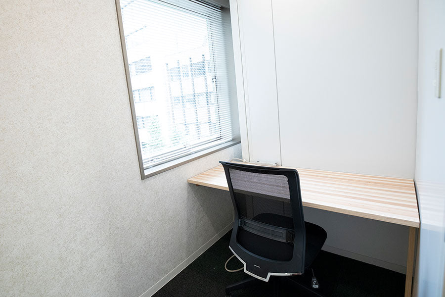 4F Private booth A (with window, capacity 1 person) [Weekdays 07:00-19:00]