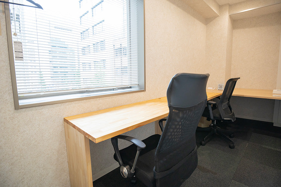 [Student-only price *Student ID required] [With window] 4F Private booth C (for 1-2 people) [Weekdays 10:00-19:00]